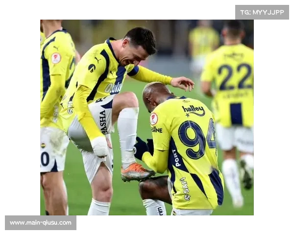 费内巴切正式签约埃德松·阿尔瓦雷斯 穆里尼奥中场引援取得重要进展 费内巴切正式签约埃德松·阿尔瓦雷斯 穆里尼奥中场引援取得重要进展